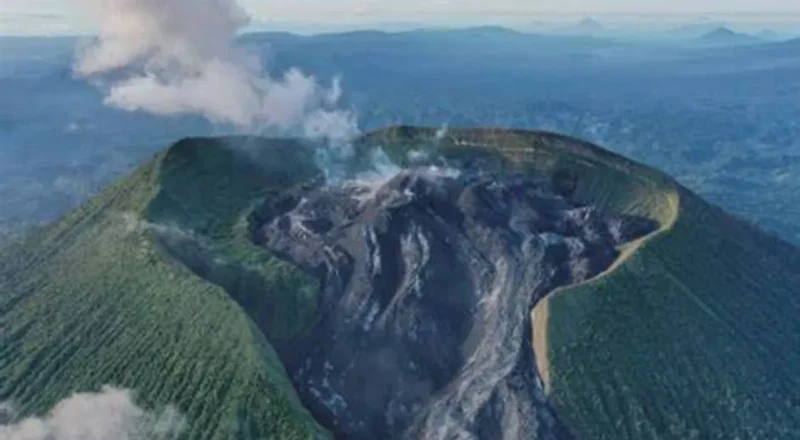 Status Siaga! Gunung Ibu Kembali Erupsi pada Kamis Malam