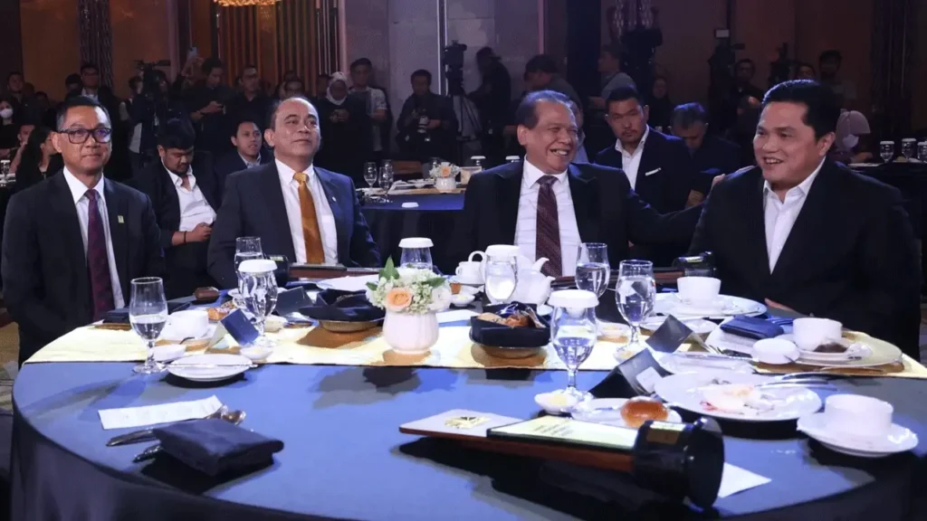 Dirut PLN Siap Menggebrak Dunia Bisnis: Transformasi Menuju Keberlanjutan!
